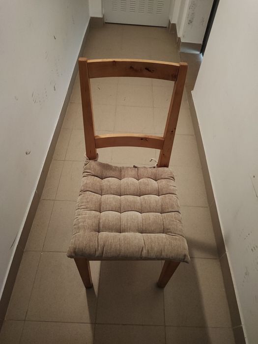 Quatro cadeiras excelente estado