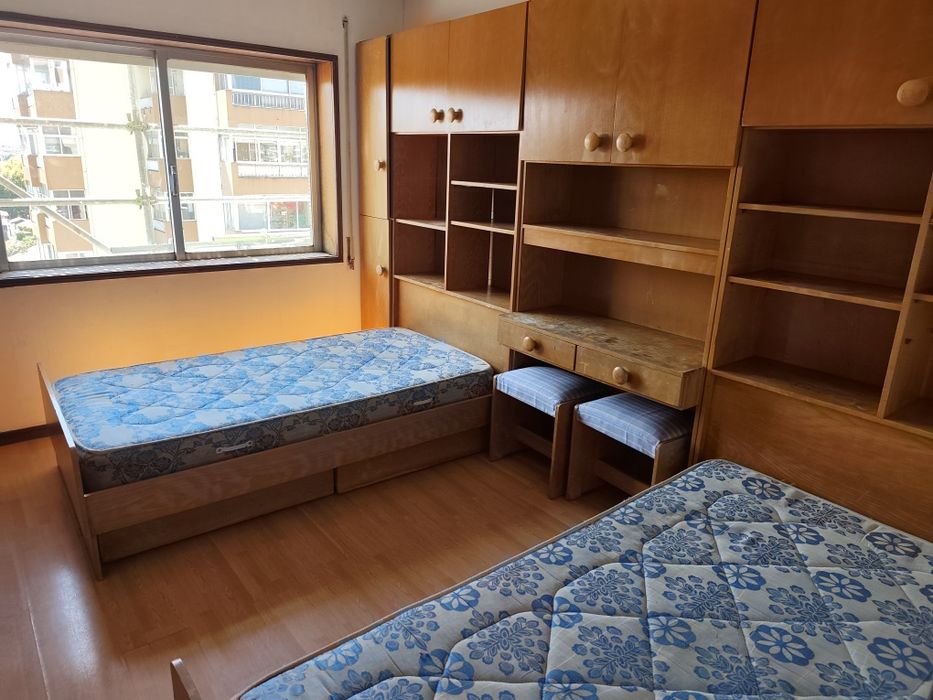 Arrenda-se T3+2 mobilado c\ lugar de garagem