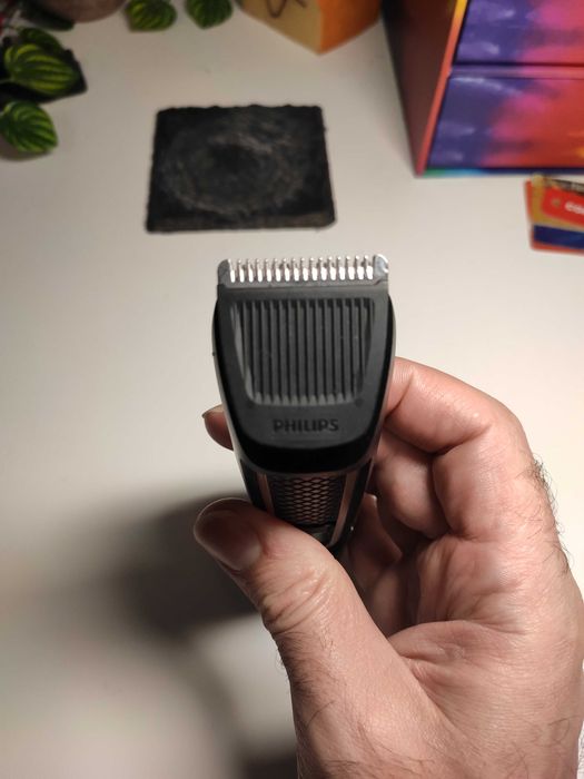 Philips Aparador Multigroom Multifunções MG 3730