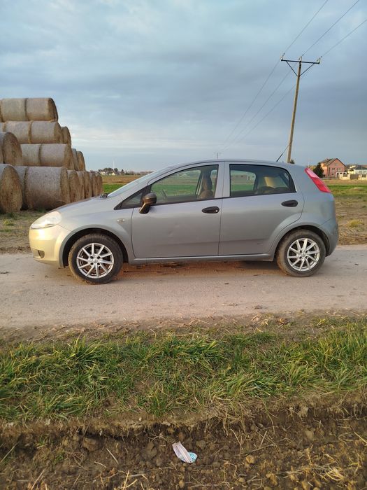 Fiat  Punto 1.4 2007 Niski Przebieg