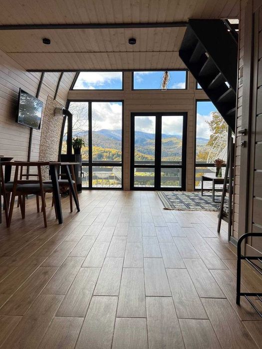 Готовий  бізнес - два діючі шале в Карпатах по вигідній ціні