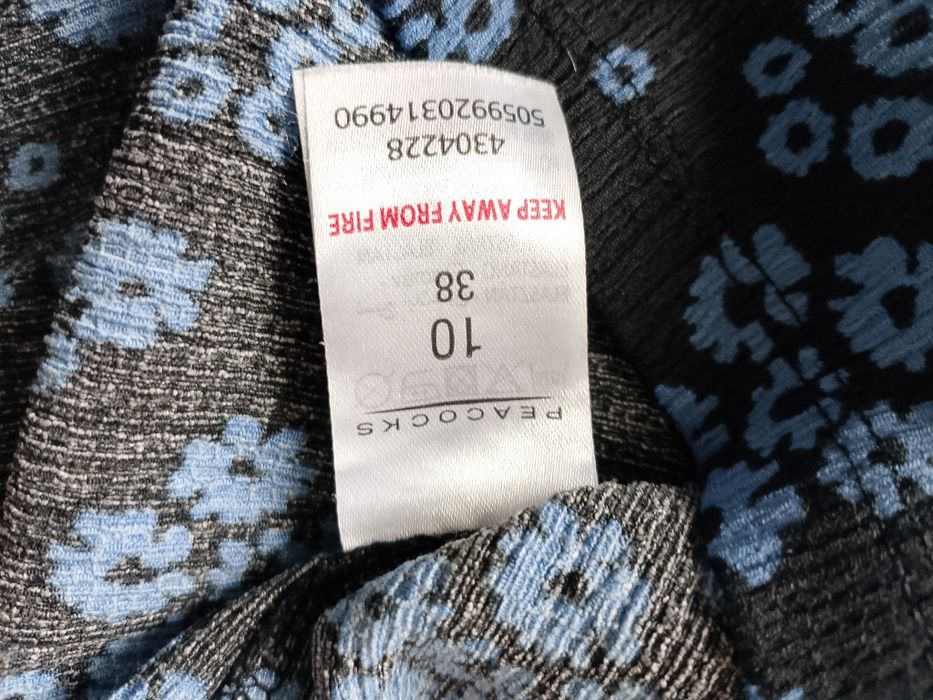 Piękna sukienka r. 38