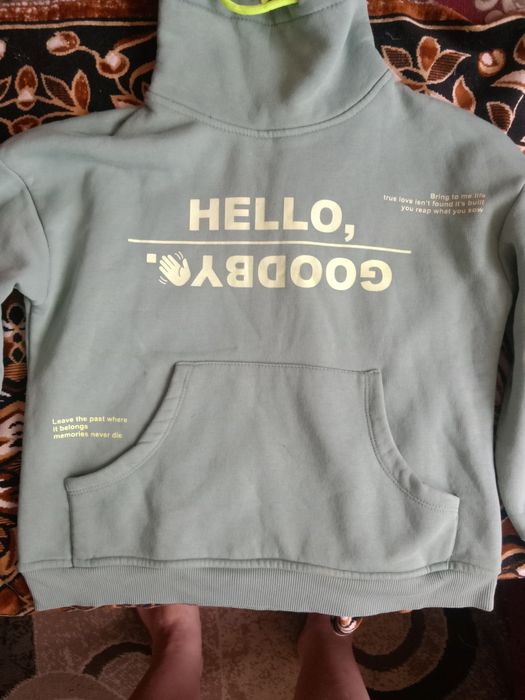 Теплий світер на дівчинку