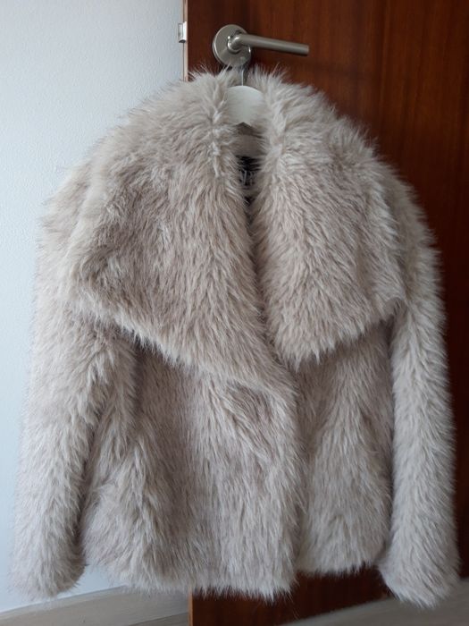 Casaco pêlo cinzento claro Zara