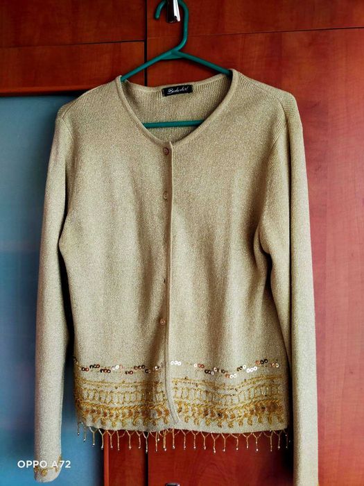 Sprzedam sweter z cekinami