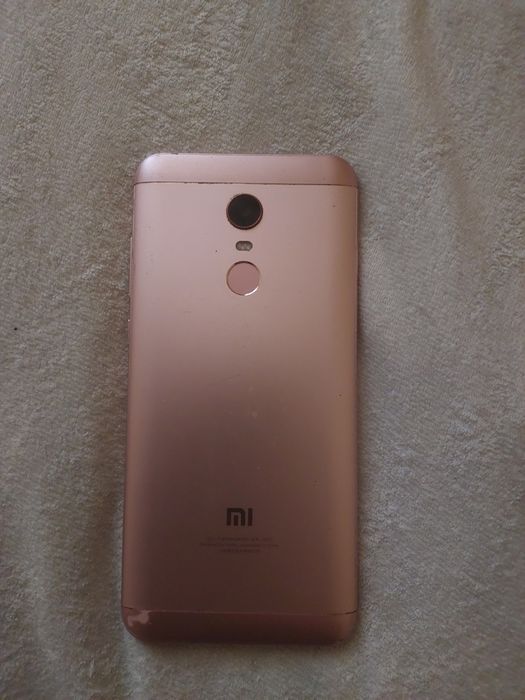 Телефон Xiaomi Redmi 5