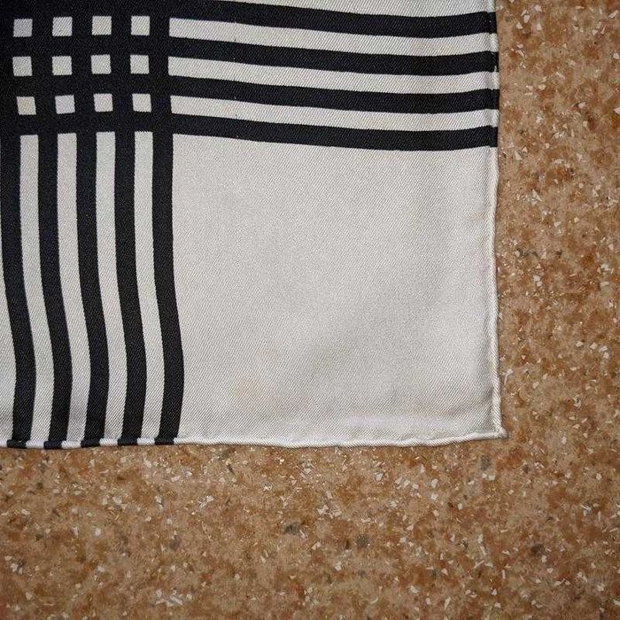 Шелковый платок Yves Saint Laurent Silk Scarf
