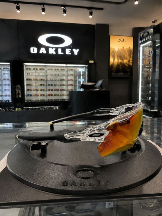 Сонцезахисні окуляри Oakley