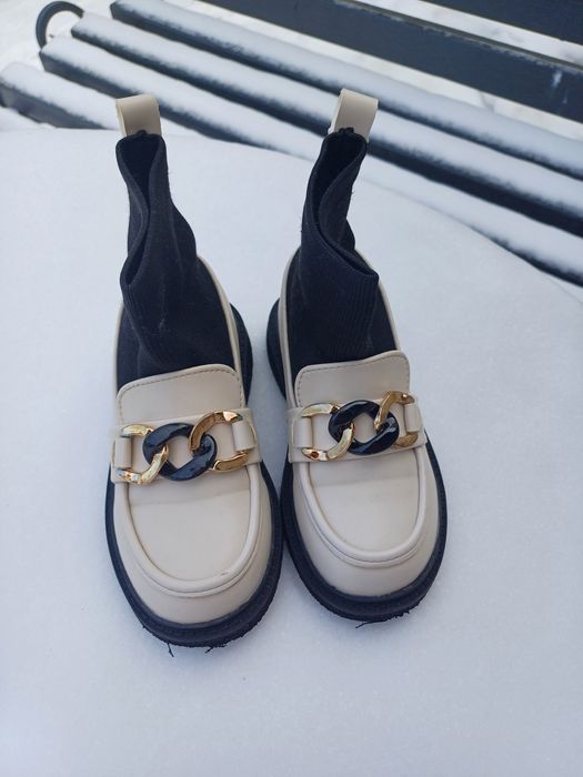 Продам дитяче демісезонне взуття