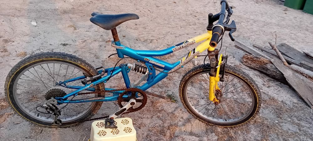 Bicicleta roda 20 + oferta de banco