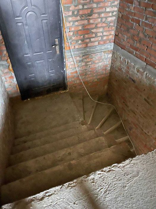 Продаж готового будинку з ділянкою та гаражем !