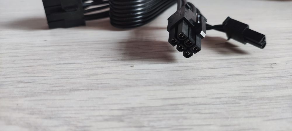 Кабель модульный для блока питания 8pin-3 sata