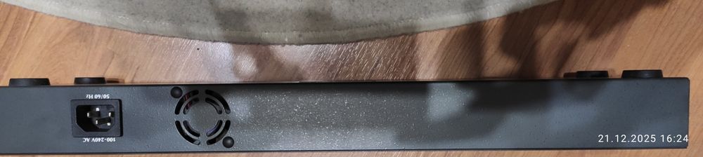 Коммутатор Planet GSW-1602SF .