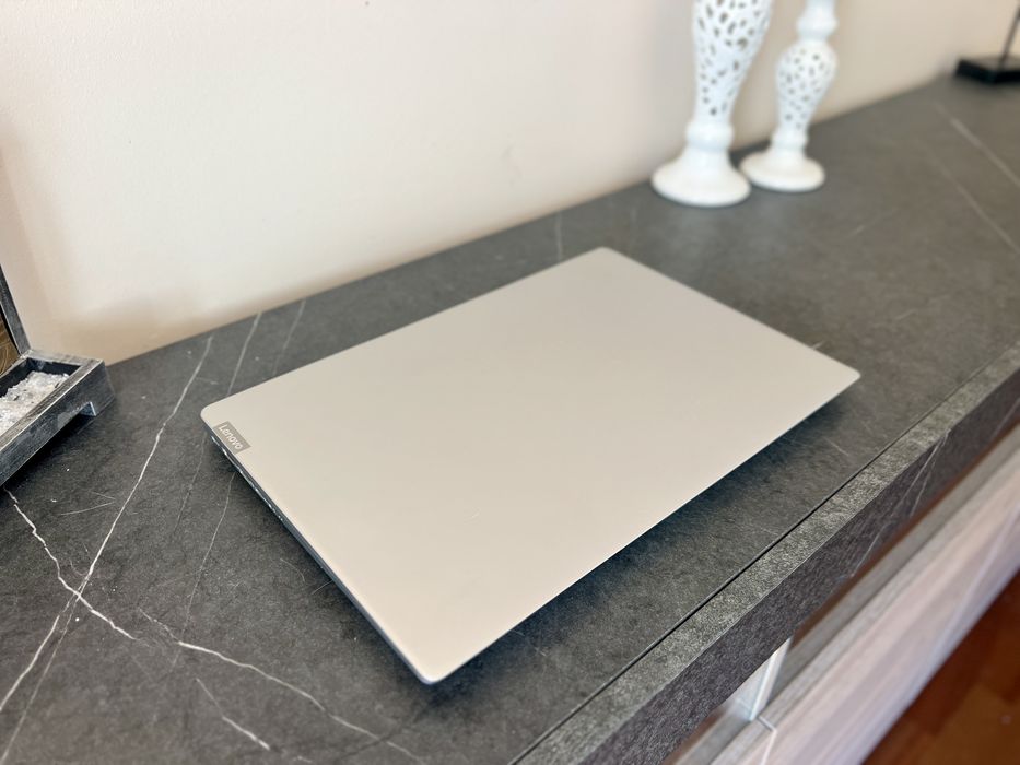 Lenovo Ideapad 330S Ryzen 5 2500U/12Gb RAM/SSD 256Gb+500Gb