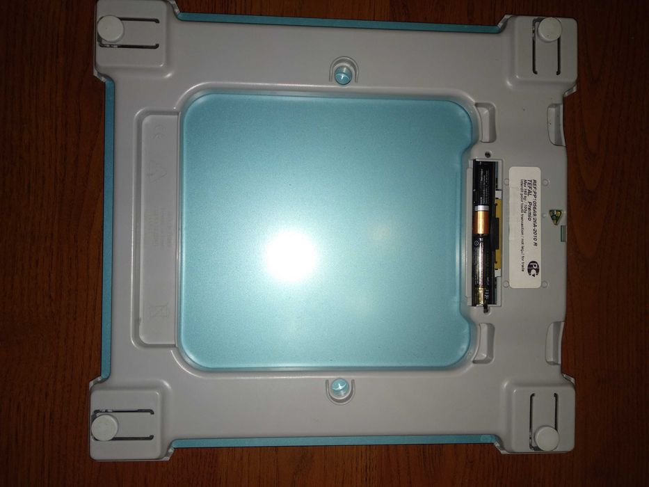 Напольные весы "Tefal Premio" - 100 грн.