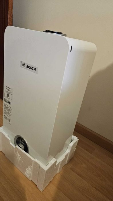 Esquentador BOSCH T4600F 11 KME D31  (Para Botijas de gás)