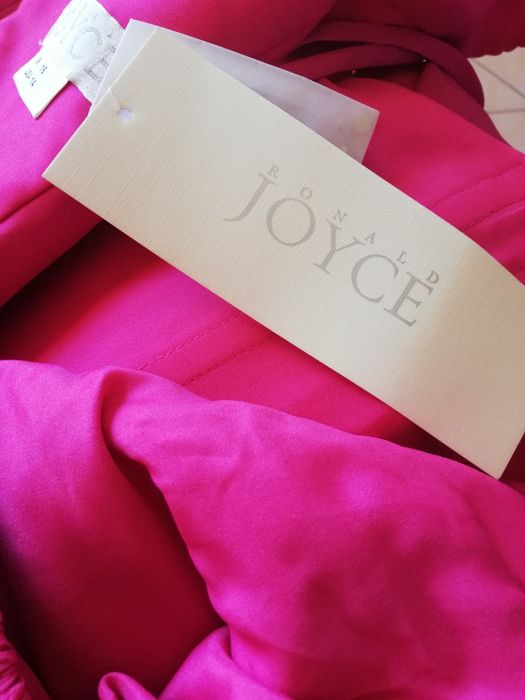 Vestido cerimónia comprido, na cor rosa fuxia