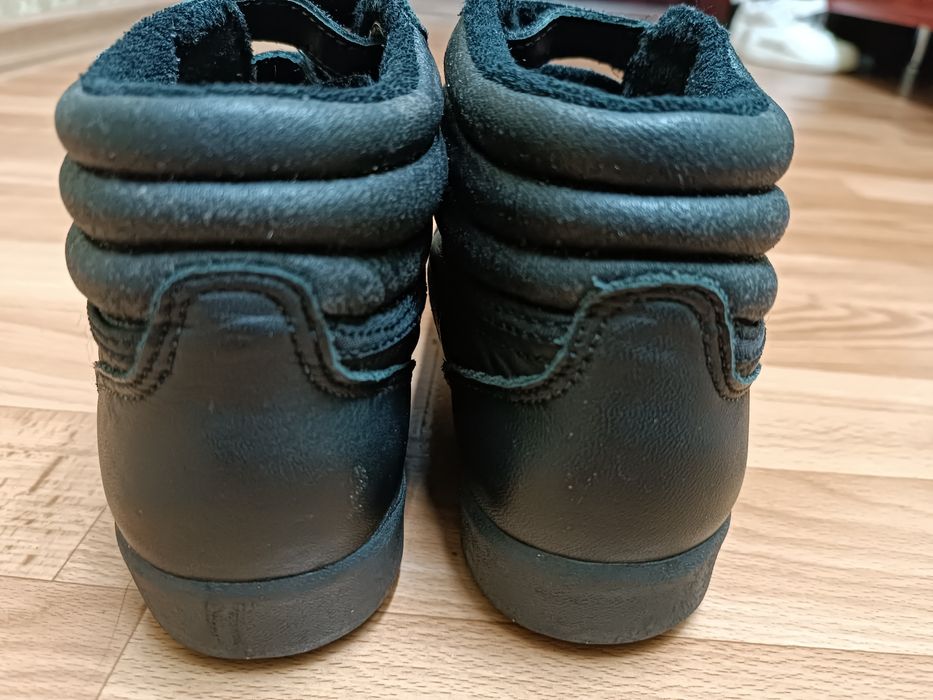 Жіночі шкіряні кросівки Reebok