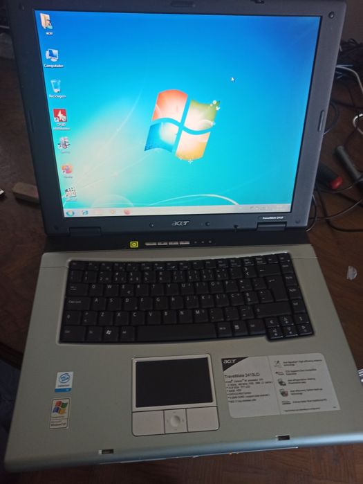 Portátil Acer Travelmate