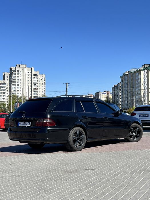 Mercedes E-Class W211