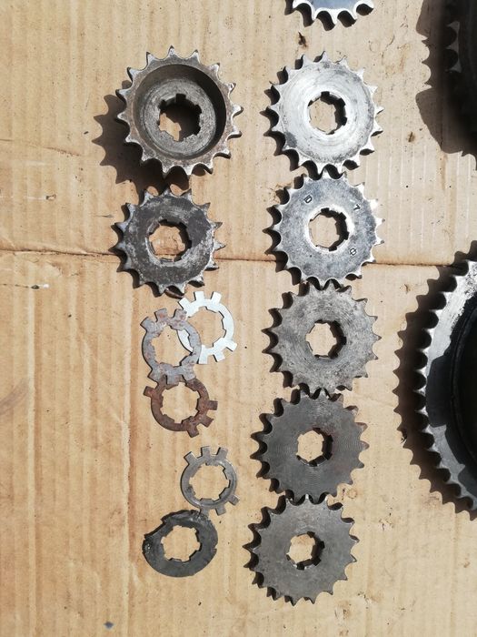 Задняя и передняя ведущие звёзды ява Jawa 634 638: 500 грн. - Цепи