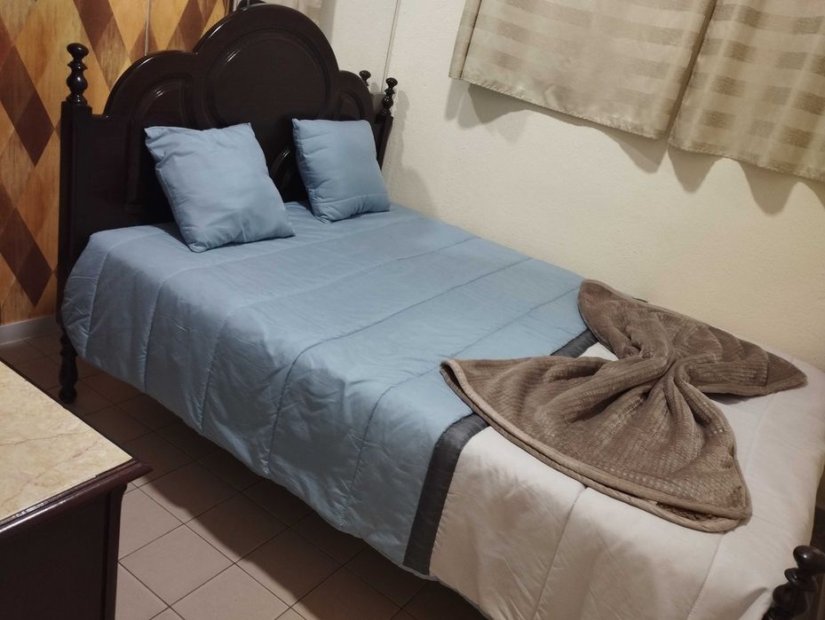 Alugo Quantos para Solteiro e Casais.