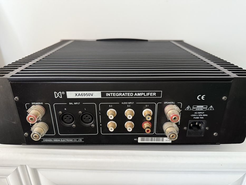 Wzmacniacz Xindak + przetwornik cyfrowo-analogowy Block Dac 100