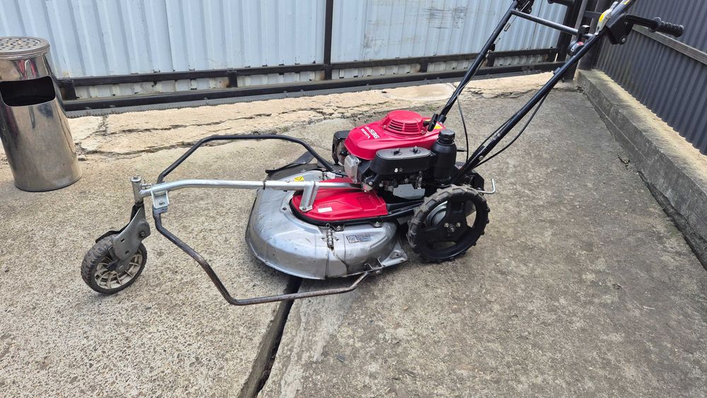 Газонокосарка роторна +щітка