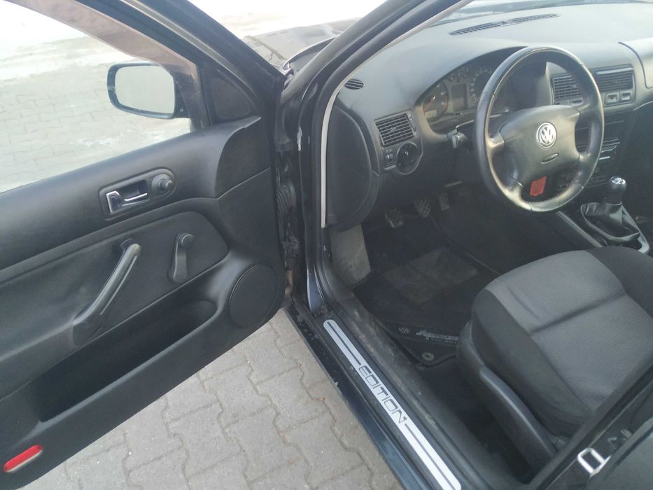 Volkswagen Golf IV 1.6  + gaz, hak