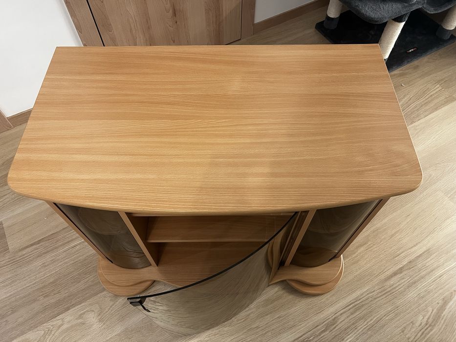 Szafka stojąca pod telewizor