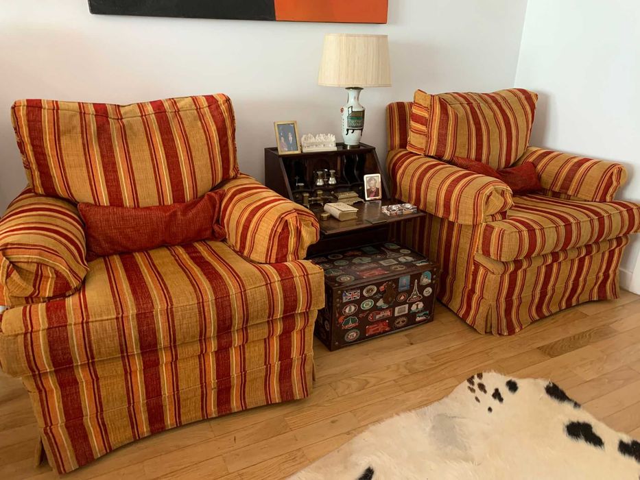 2 sofás pequenos (negociável]