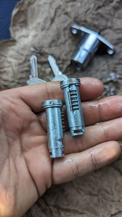 Личинки замка дверей и замок багажника ВАЗ 2101 СССР: 255 грн. - Дверні ...