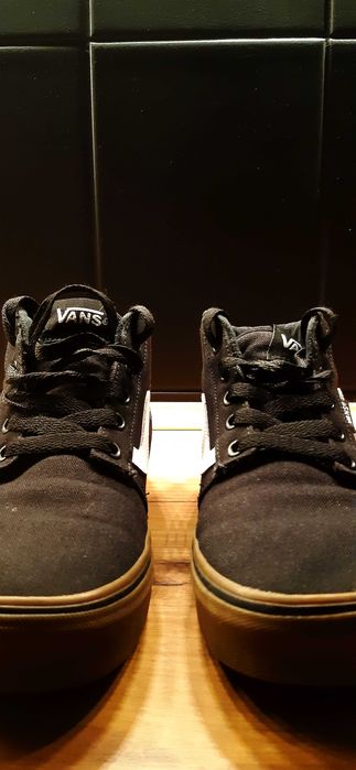 buty vans chapman mid