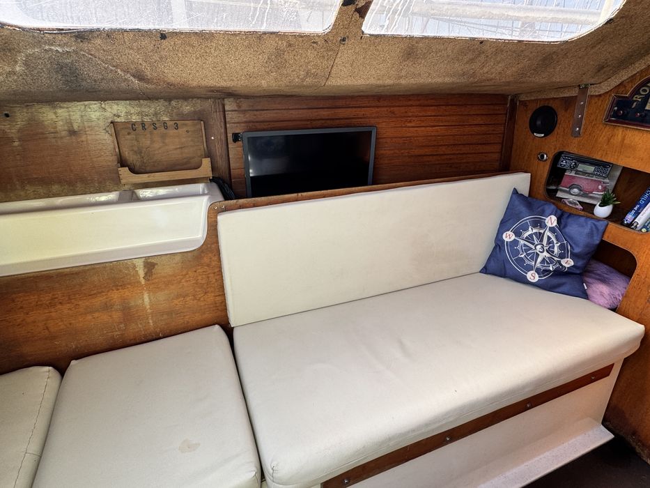 Vendo veleiro Kelt 8 (8,4 metros) com lugar de Marina