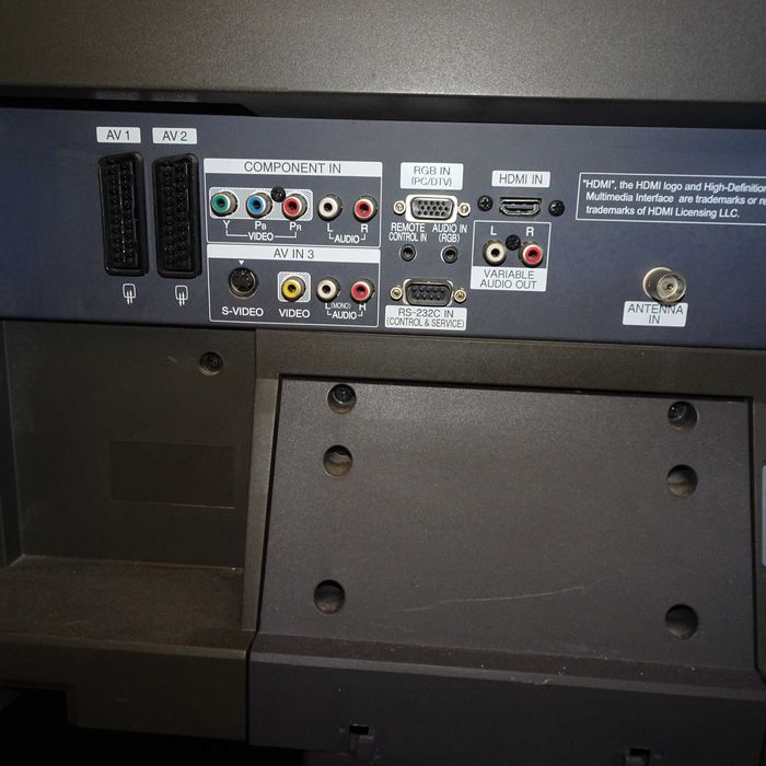 Telewizor LG model 37LE2R 37"