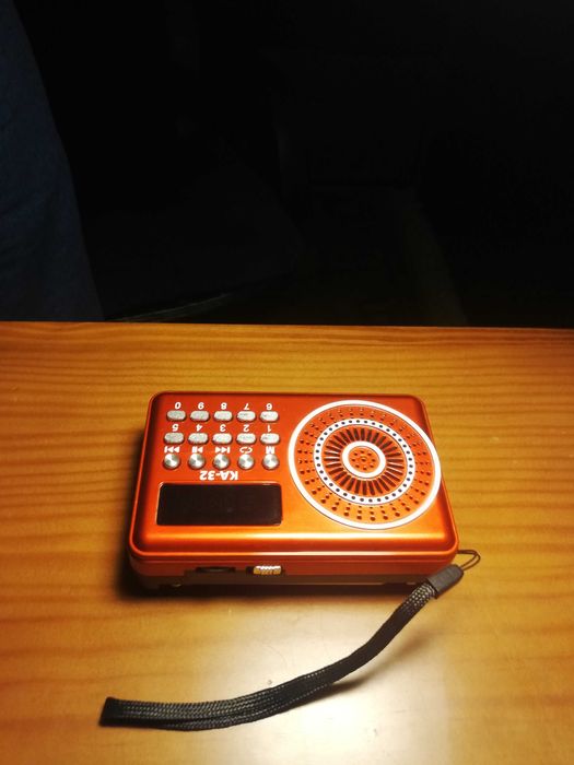 Rádio transistor c/ Bluetooth p/ comunic. ext. (c/ smart phone p.ex.)