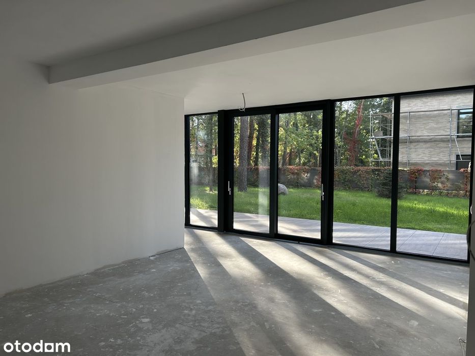 DOM Z PODCIENIAMI autorski projekt modernistycznego domu w Magdalence