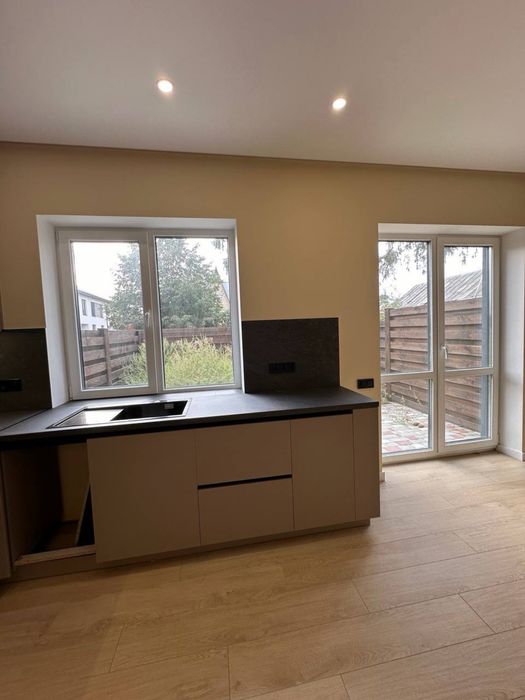 Таунхаус з ремонтом КМ Лісове єОселя Сертифікат Розстрочка Газ