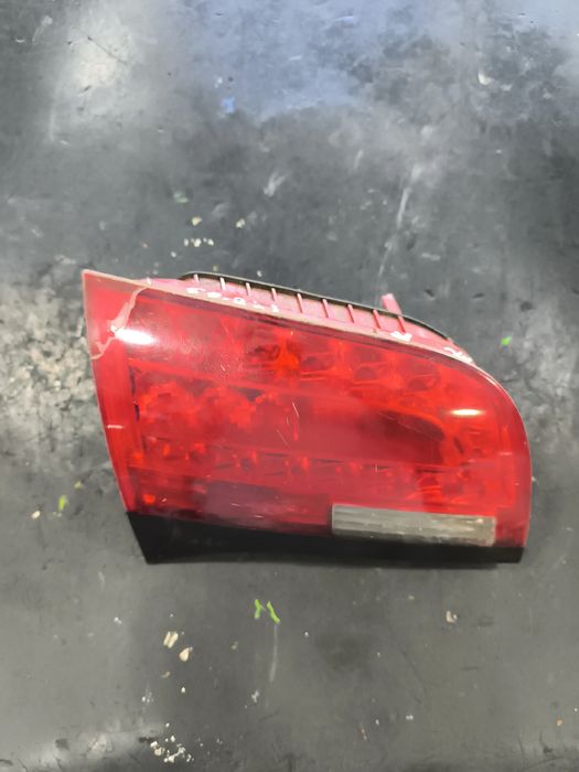 Farolim da mala esquerdo AUDI A6 (4F2, C6)