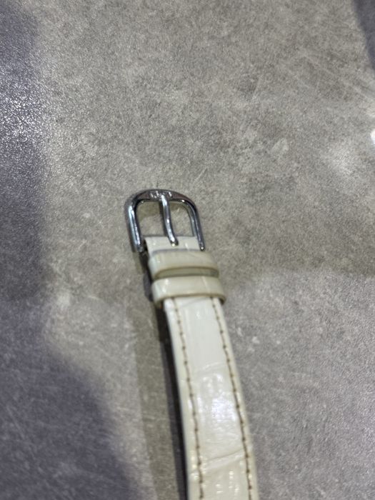 Наручные часы 'Q&Q' женские кварцевые кожаный ремешок