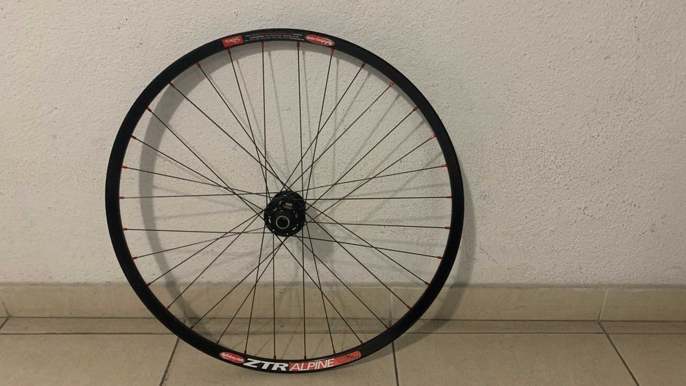 Roda Frente 26" TOP XC - Nova! DT Swiss 240s / NoTubes ZTR Alpine (672g)