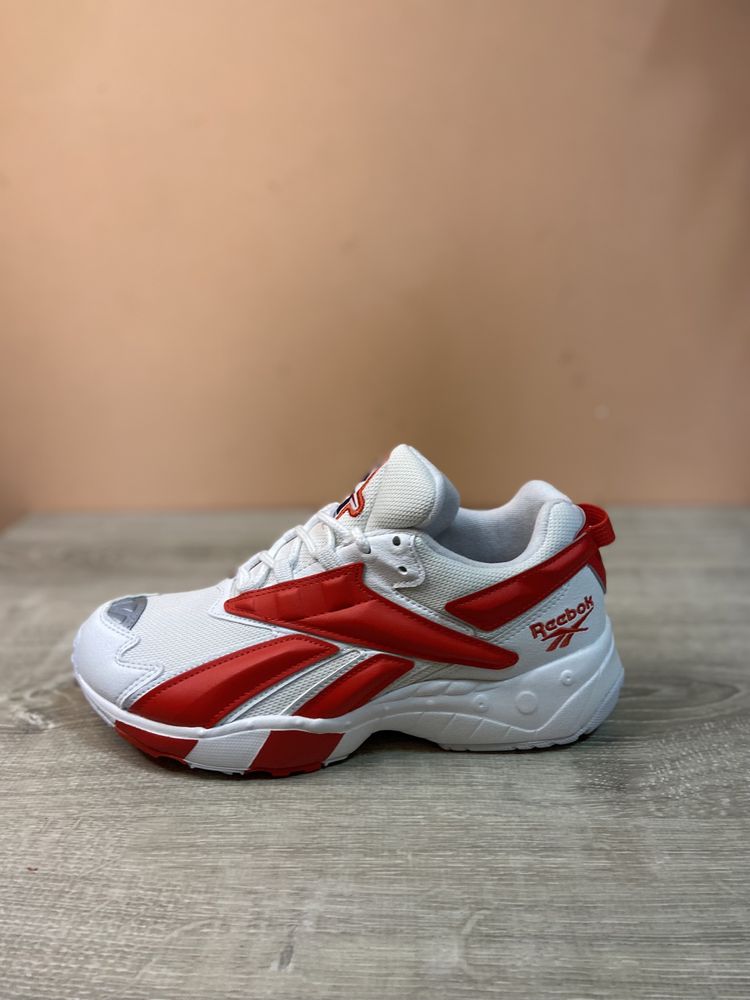 Reebok Interval 96 2 489 .
