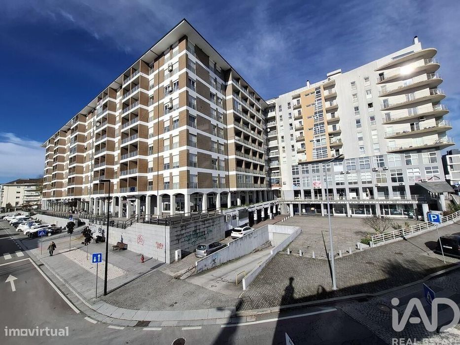 Parque de Estacionamento / Garagem / Box em Vila Real de 24 m2