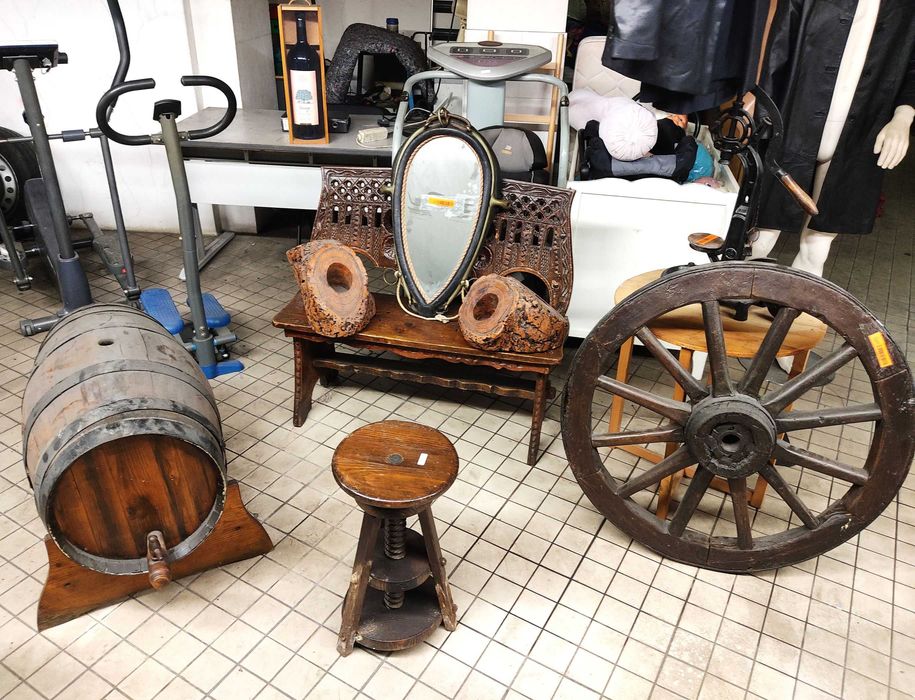 Artigos p/ casa, adegas, tascas, coz regionais