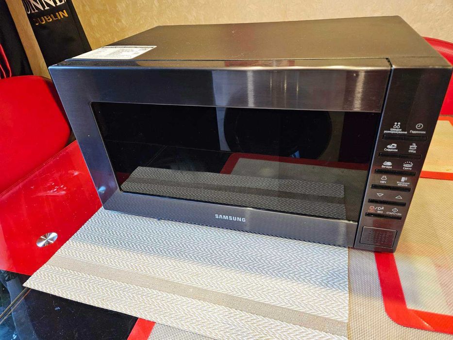 Микроволновая печь Samsung ME88SUG/UA