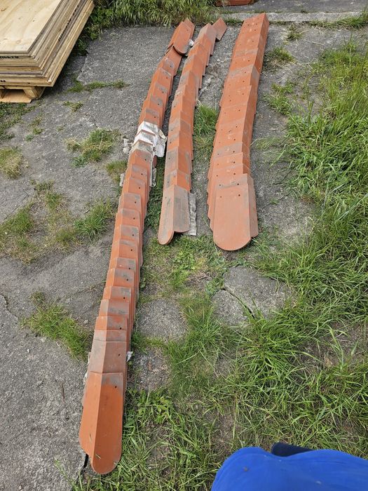 Dachówka skrajna, końcowa karpiówka
