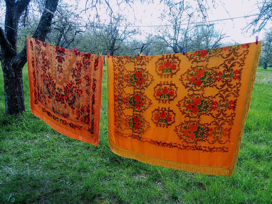 Скатертини атласні