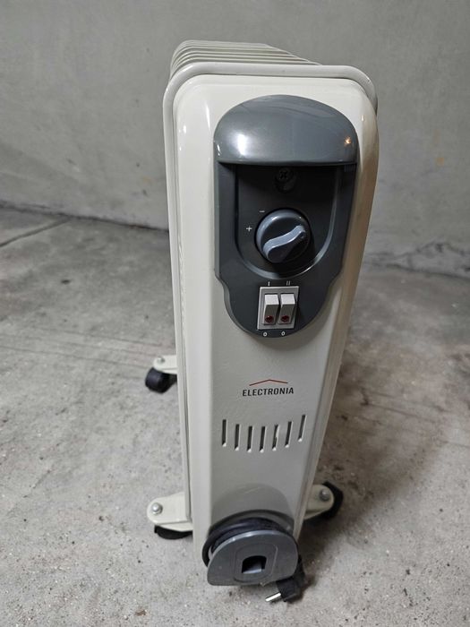 Aquecedor a óleo Electronia 2000 W
