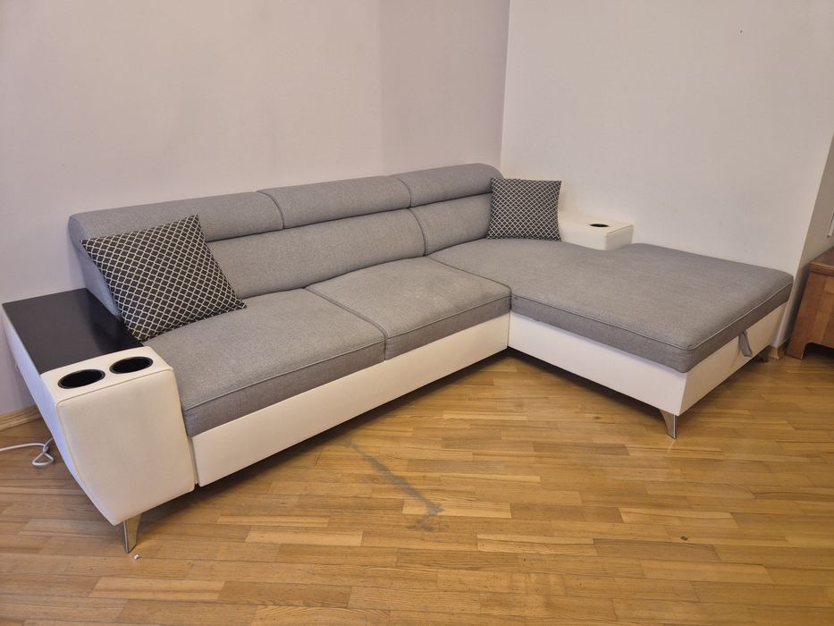 Nowoczesny Narożnik MODIVO I MAXI (Prawy) – Barek, Cup Holdery, Funkcja Spania