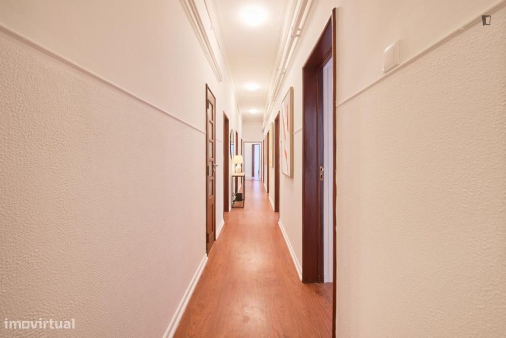 Quarto - localizado em Estrela Lisbon